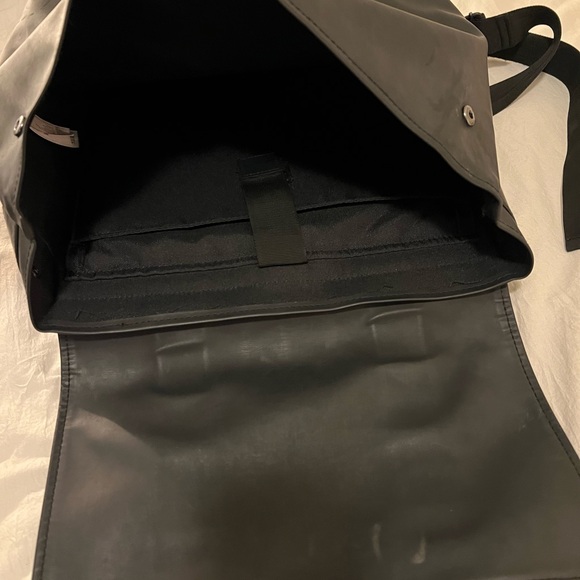 Black Rains Backpack - Picture 5 of 5